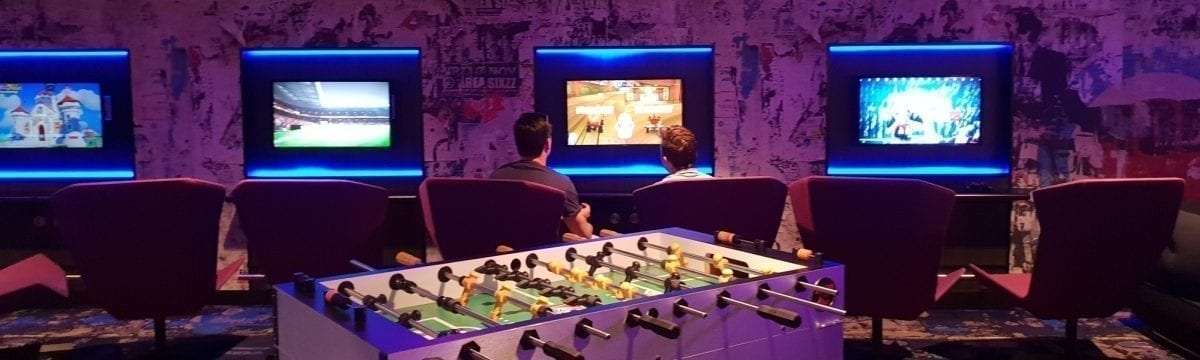Norwegian Bliss: Entourage Teen Club