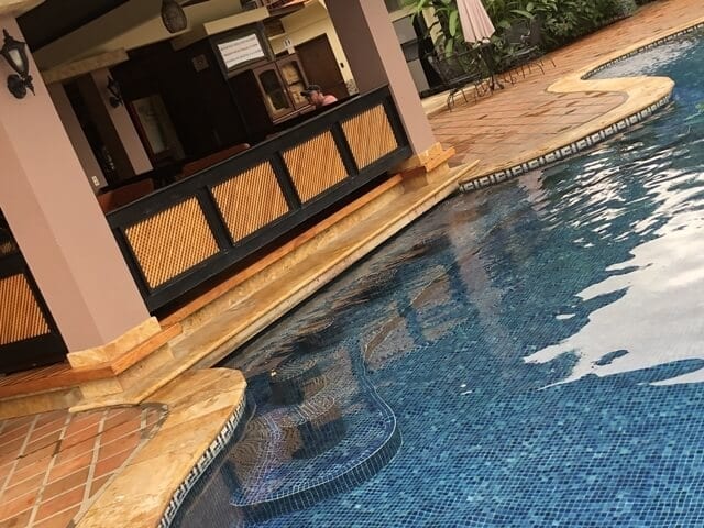 La Fortuna Costa Rica Volcano Lodge swim up bar