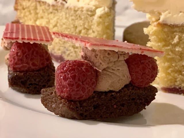 Raspberry brownie