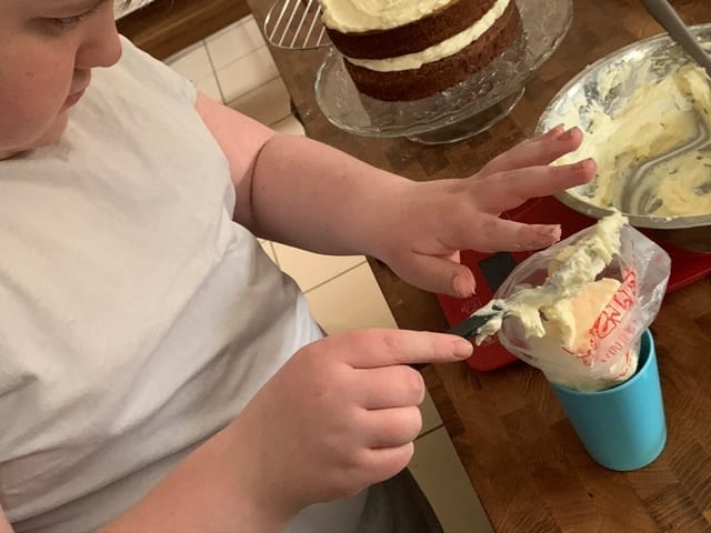 cake decorating